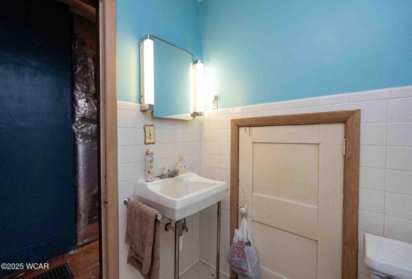 110 Main Street, Lafayette, Ohio, 3 Bedrooms Bedrooms, ,2 BathroomsBathrooms,Residential,For Sale,Main,307033