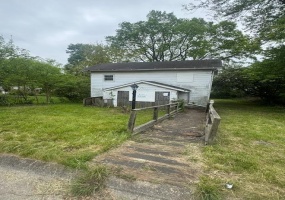 1361 Emery Avenue, Springfield, Ohio 45504, 2 Bedrooms Bedrooms, ,1 BathroomBathrooms,Residential,For Sale,Emery,1038618