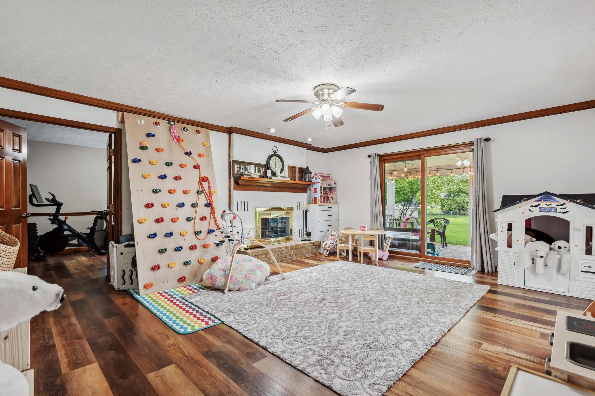 1019 Meadow Lark Drive, Enon, Ohio 45323