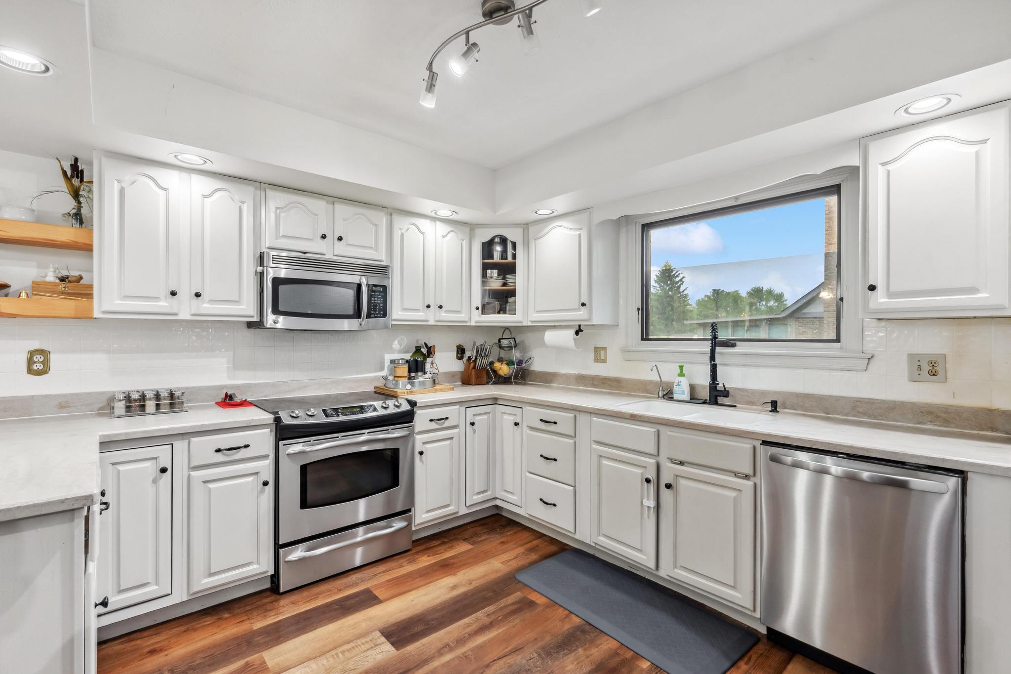 1019 Meadow Lark Drive, Enon, Ohio 45323