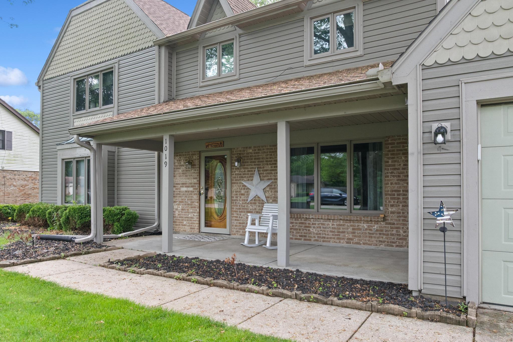 1019 Meadow Lark Drive, Enon, Ohio 45323