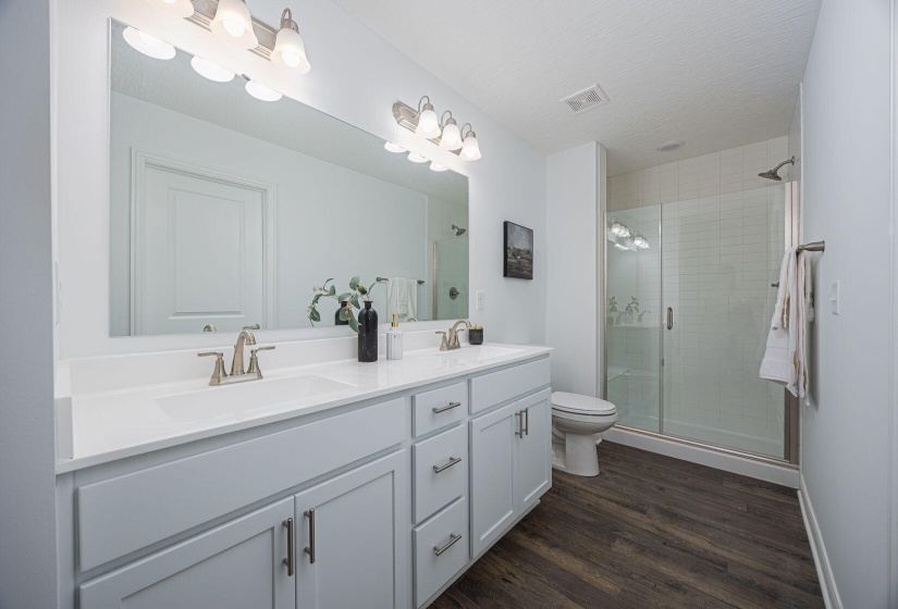 Owners bathroom