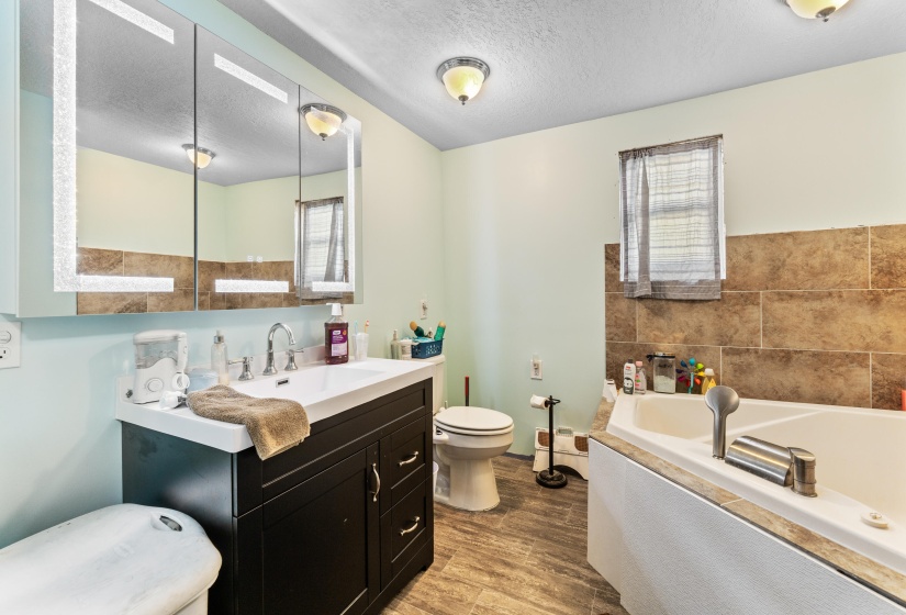 109 Belmont St (Interior Retake-2