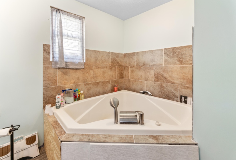 109 Belmont St (Interior Retake-4