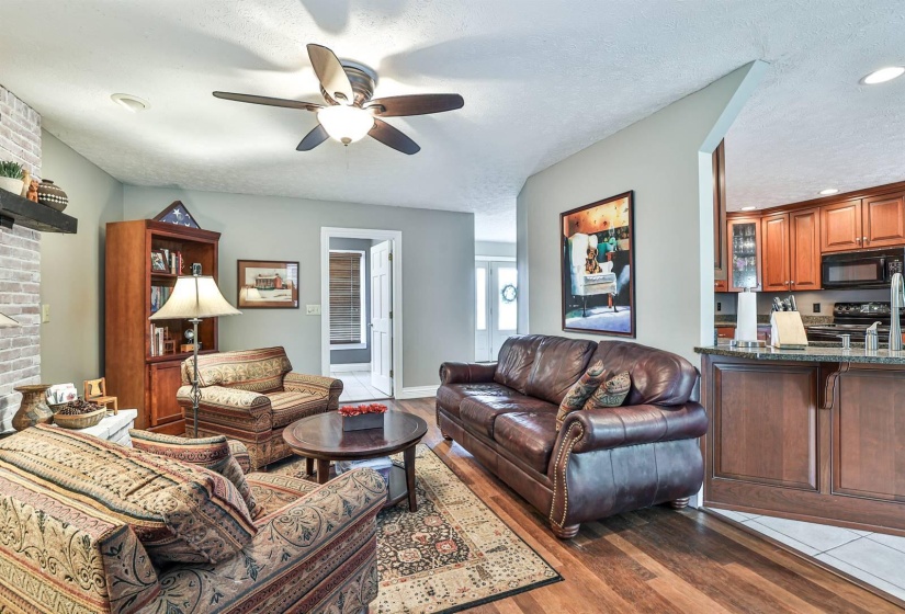 010-Family-Room-2