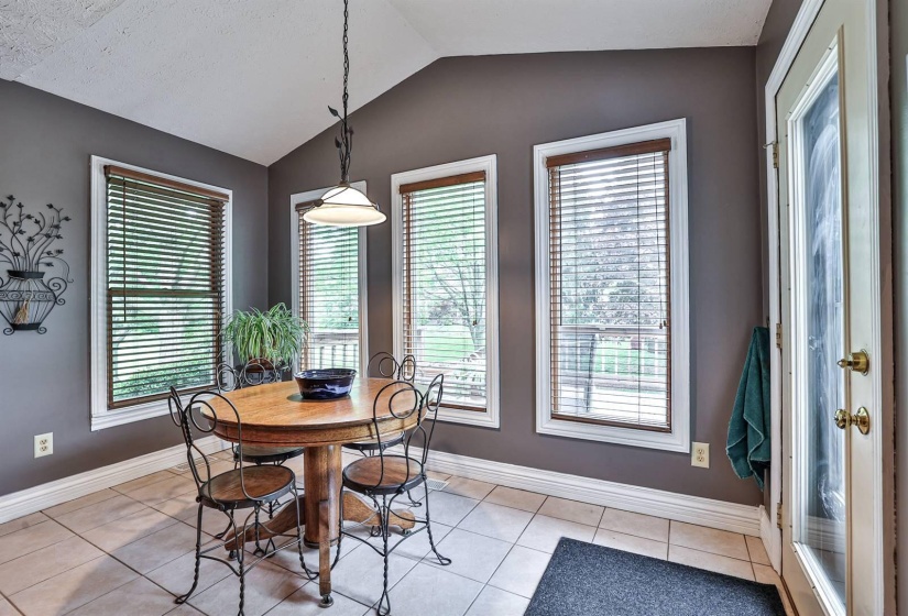 022-Breakfast-Room-2