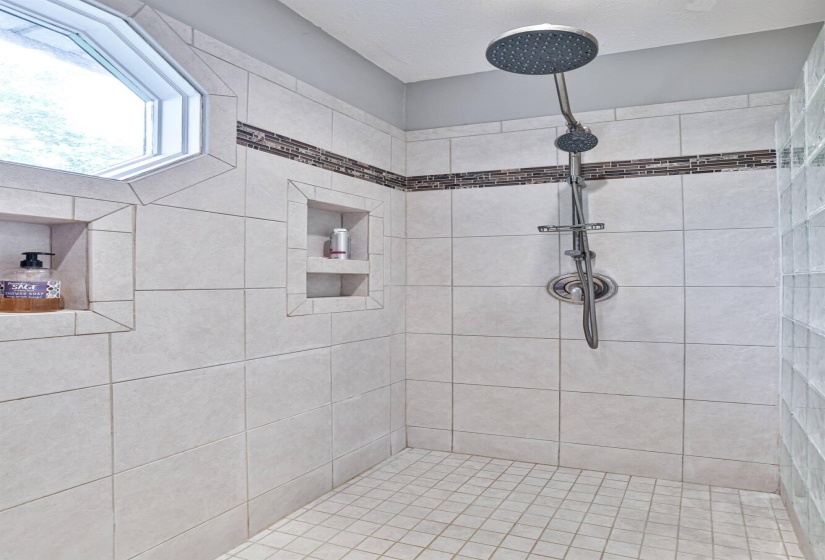 028-Primary-Bath-3