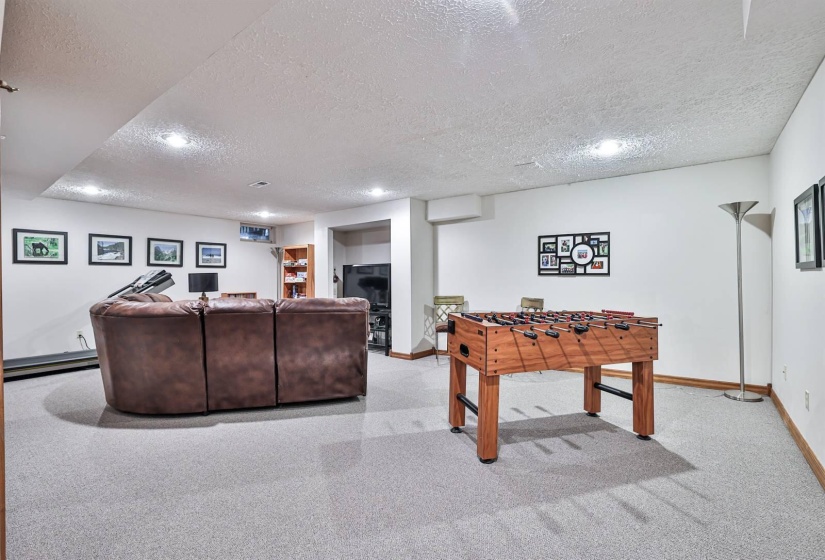 035-Lower-Level-Family-Room