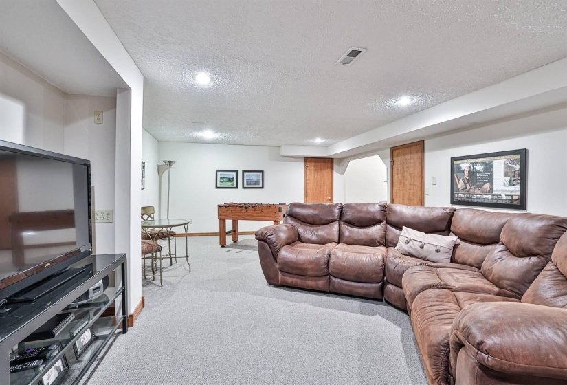 037-Lower-Level-Family-Room-3
