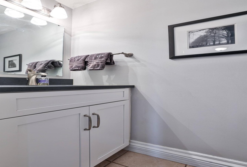 039-Powder-Room