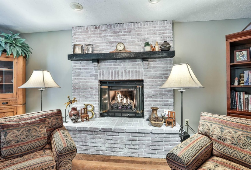 042-Fireplace