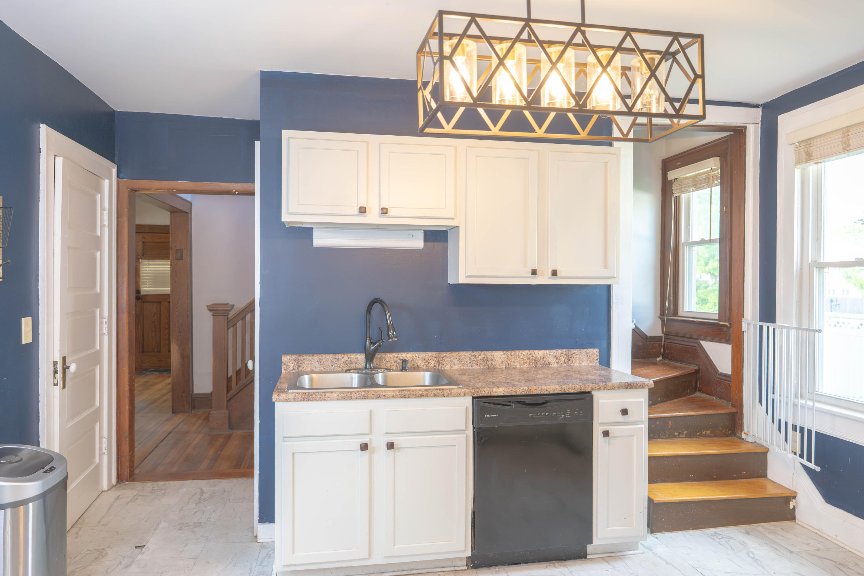 2201 Elmwood Avenue, Springfield, Ohio 45505