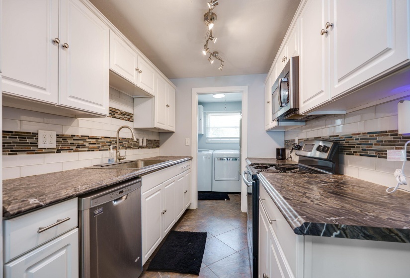 17-web-or-mls-5235-wakefield-dr