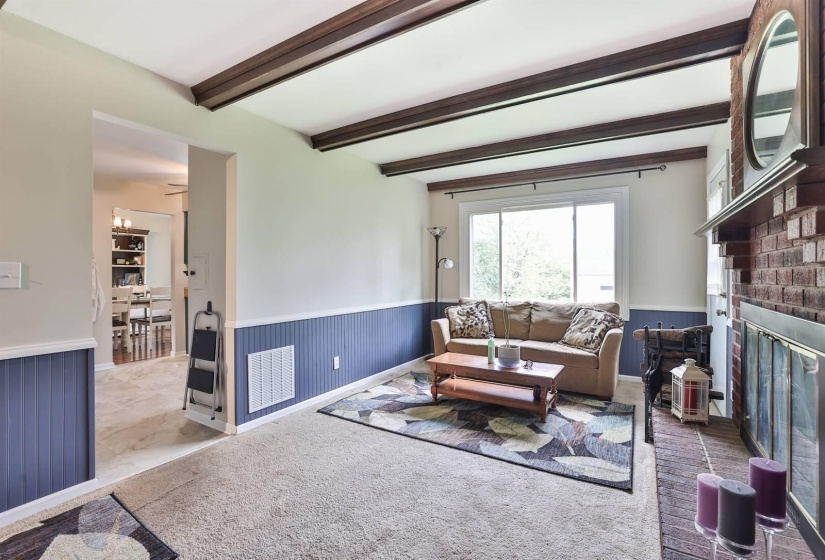 010-Family-Room-2