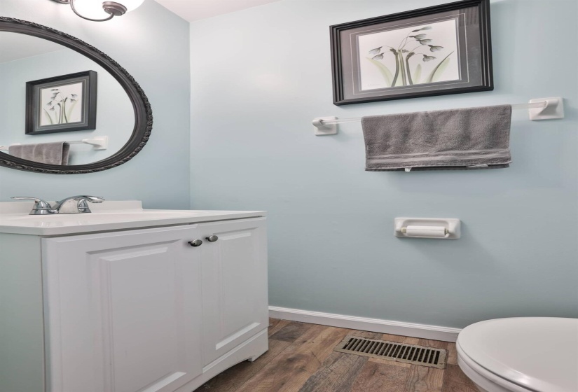 027-Powder-Room