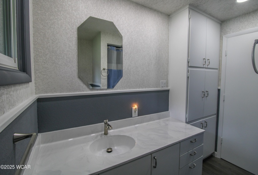 NewHaven-bathroom