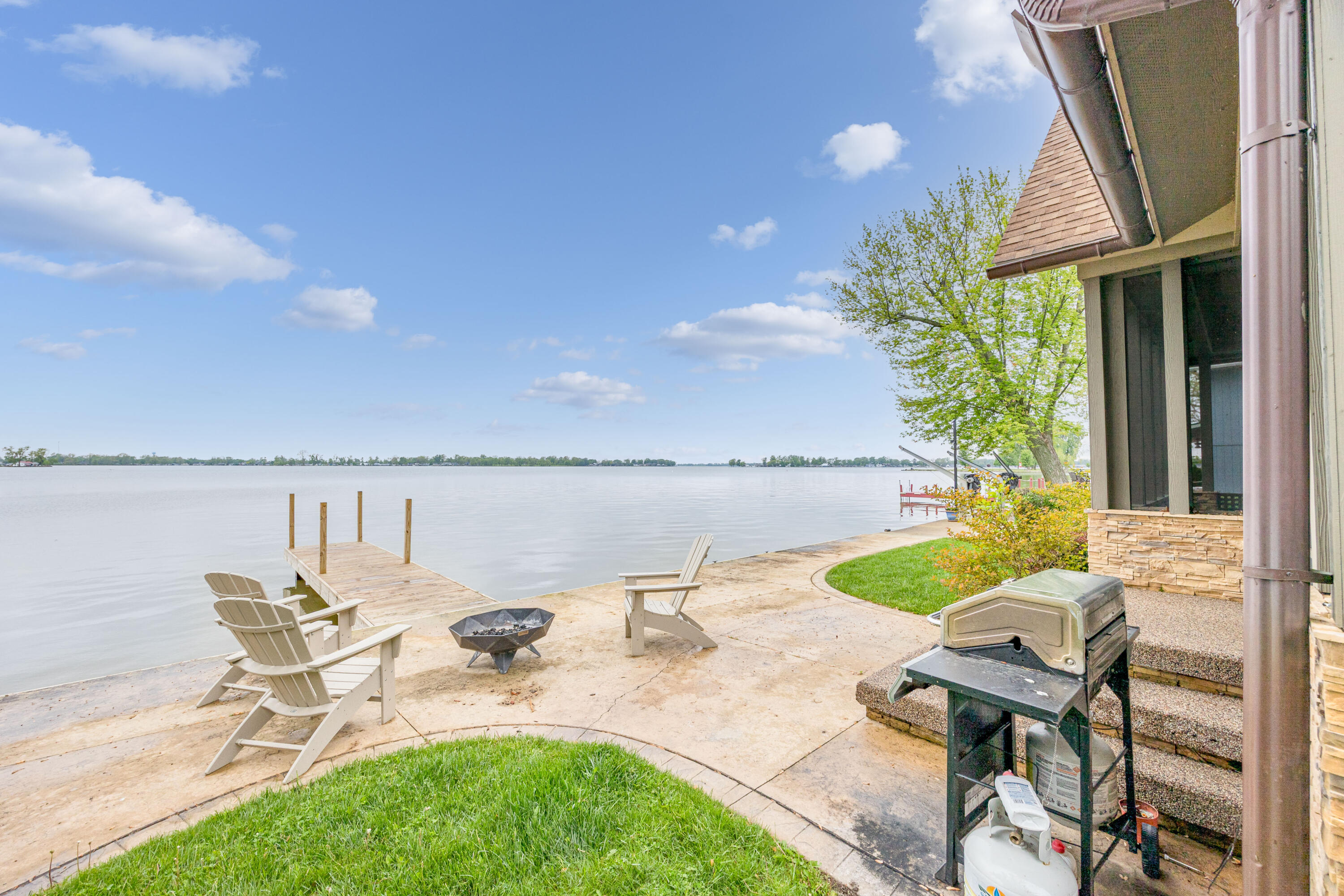 7933 Hickory Avenue, Russells Point, Ohio 43348