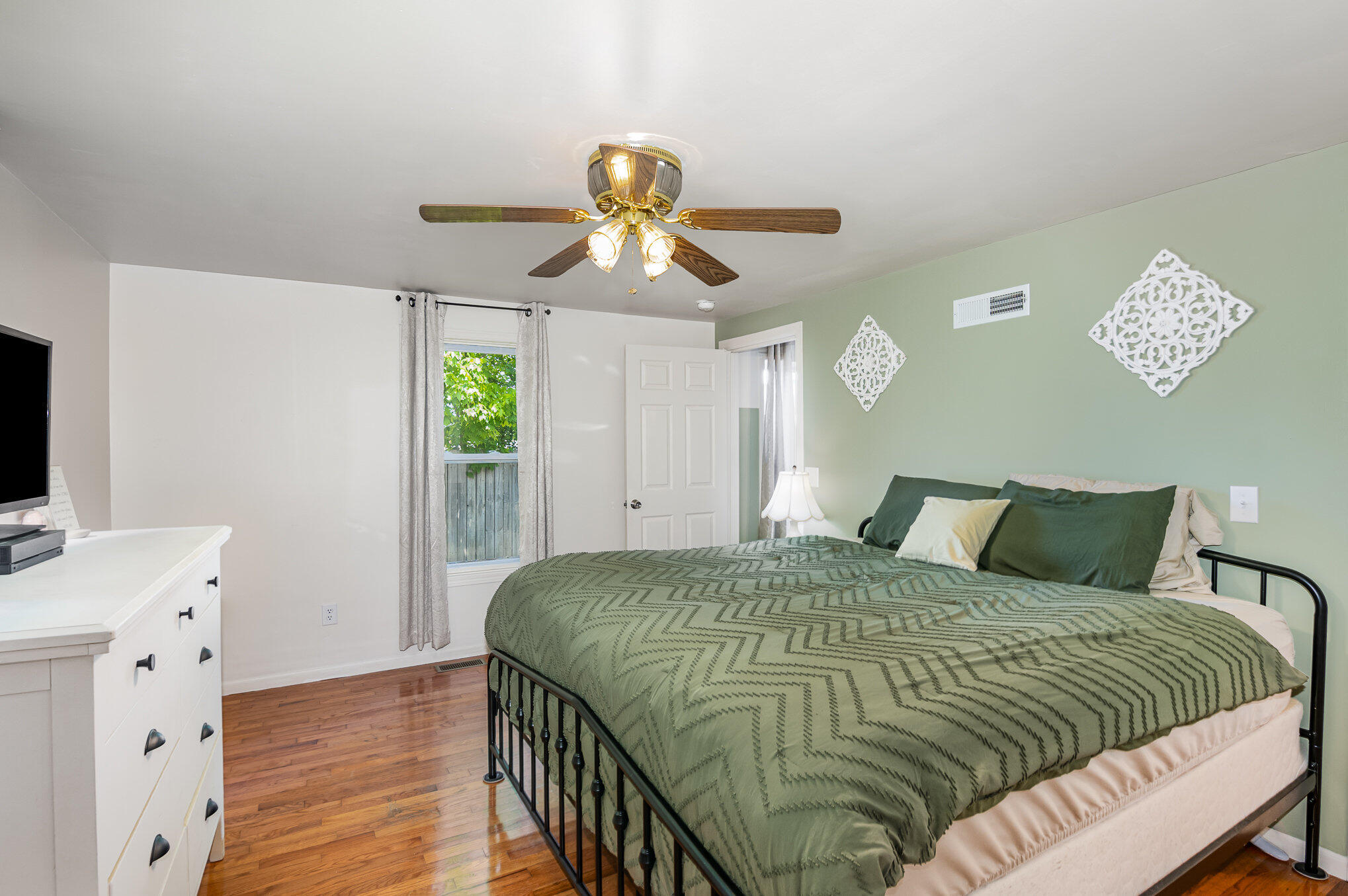 1483 Burnett Road, Springfield, Ohio 45505
