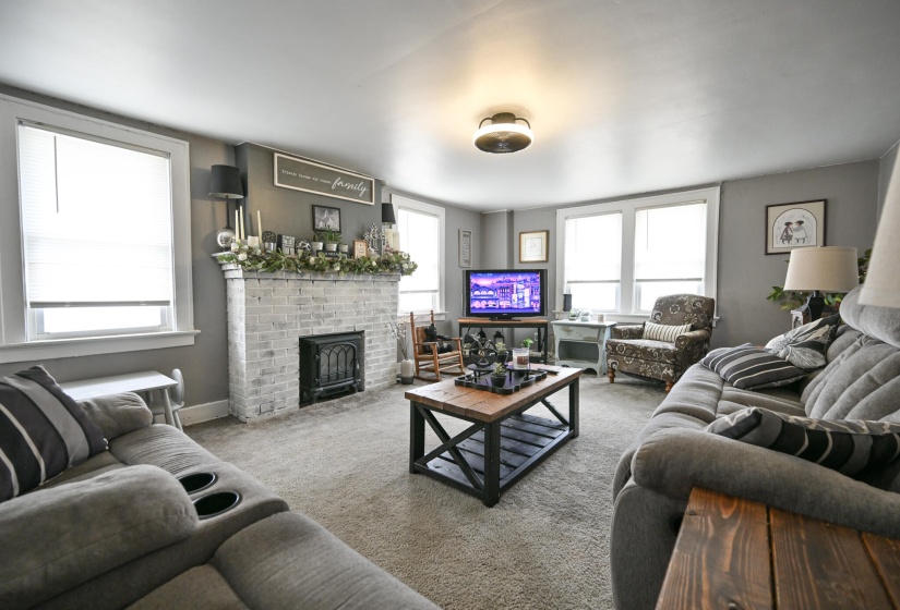 2nd Level/Living room