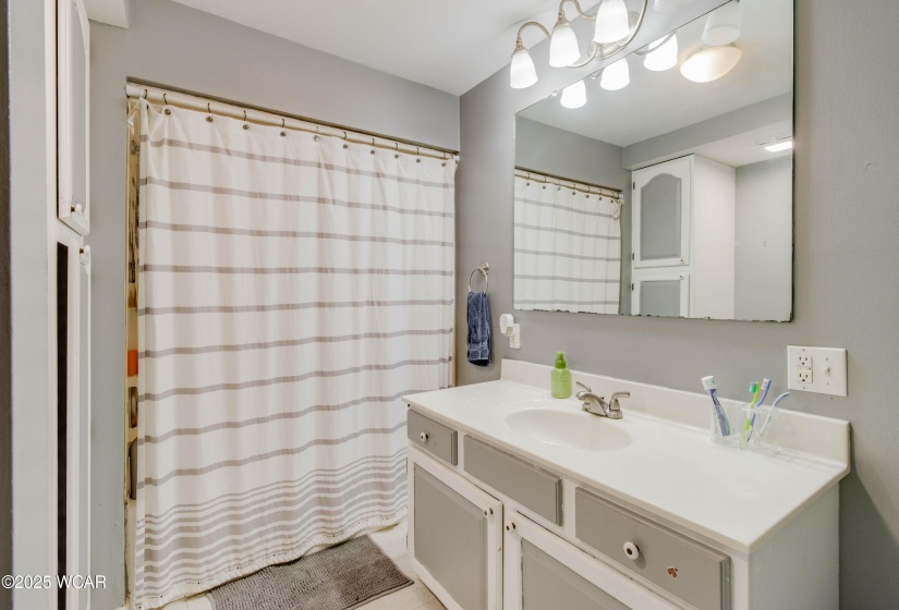 213 Johns Avenue, Elida, Ohio, 3 Bedrooms Bedrooms, ,2 BathroomsBathrooms,Residential,For Sale,Johns,307091