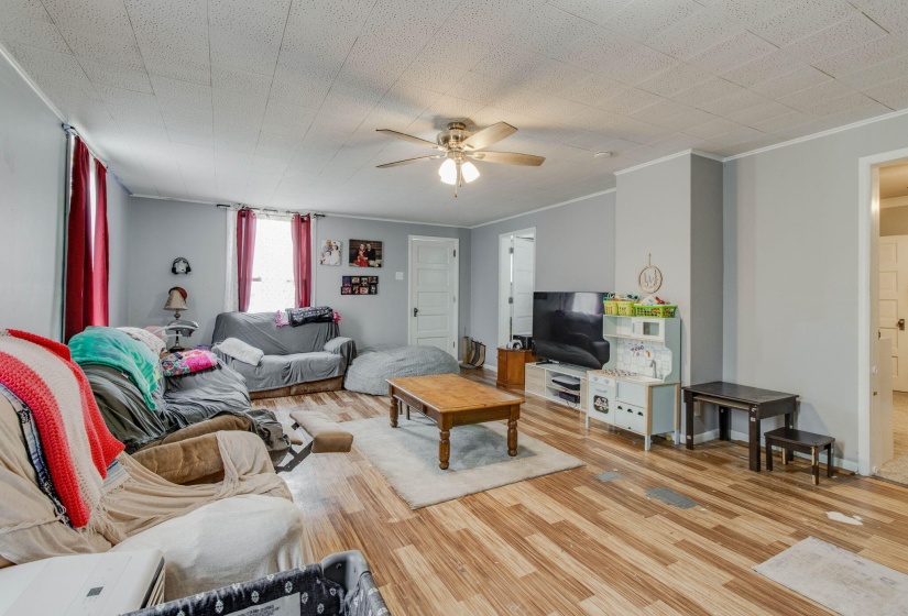 5-web-or-mls-2025 05 06 - 608WPearlSt-Wa