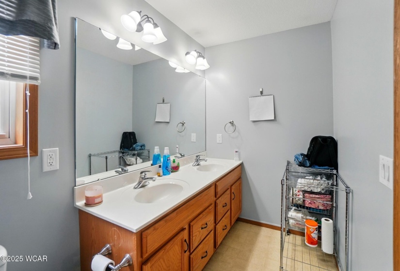1820 Bishop Lane, Findlay, Ohio, 3 Bedrooms Bedrooms, ,2 BathroomsBathrooms,Residential,For Sale,Bishop,307092