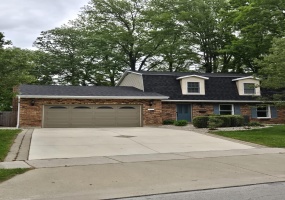 710 Royal Oak Drive, Saint Marys, Ohio 45885, 4 Bedrooms Bedrooms, ,2 BathroomsBathrooms,Residential,For Sale,Royal Oak,1038740