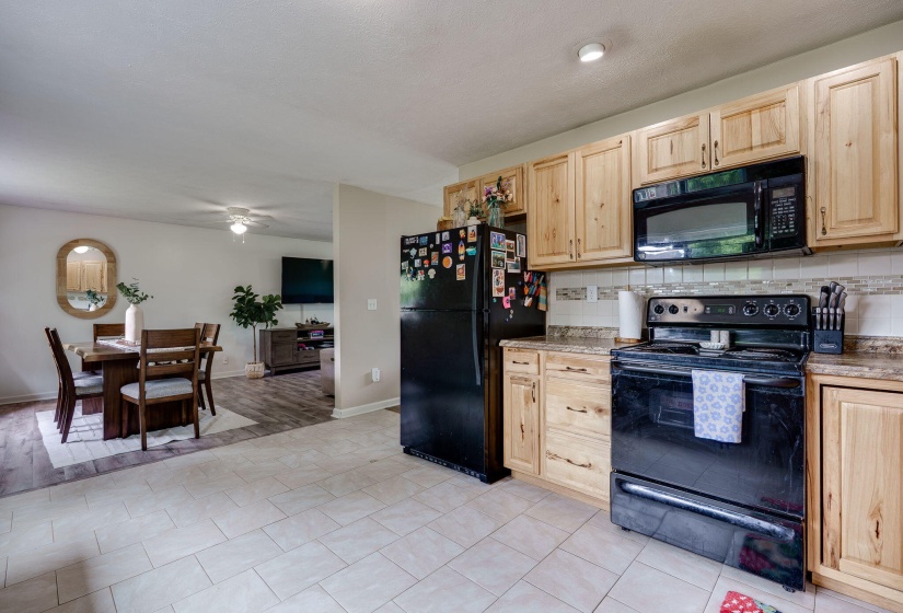 13-web-or-mls-1139-chalet-ave