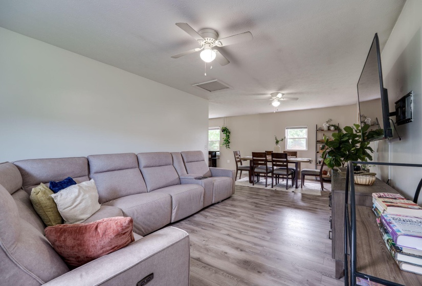 20-web-or-mls-1139-chalet-ave