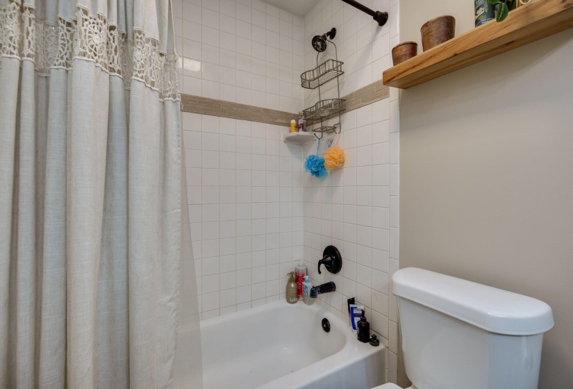 25-web-or-mls-1139-chalet-ave