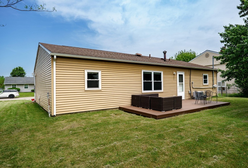 30-web-or-mls-1139-chalet-ave