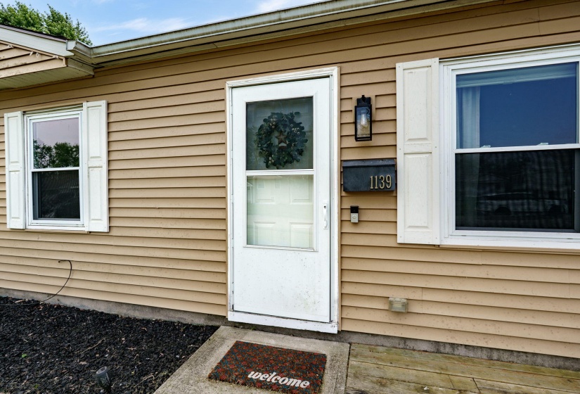 4-web-or-mls-1139-chalet-ave