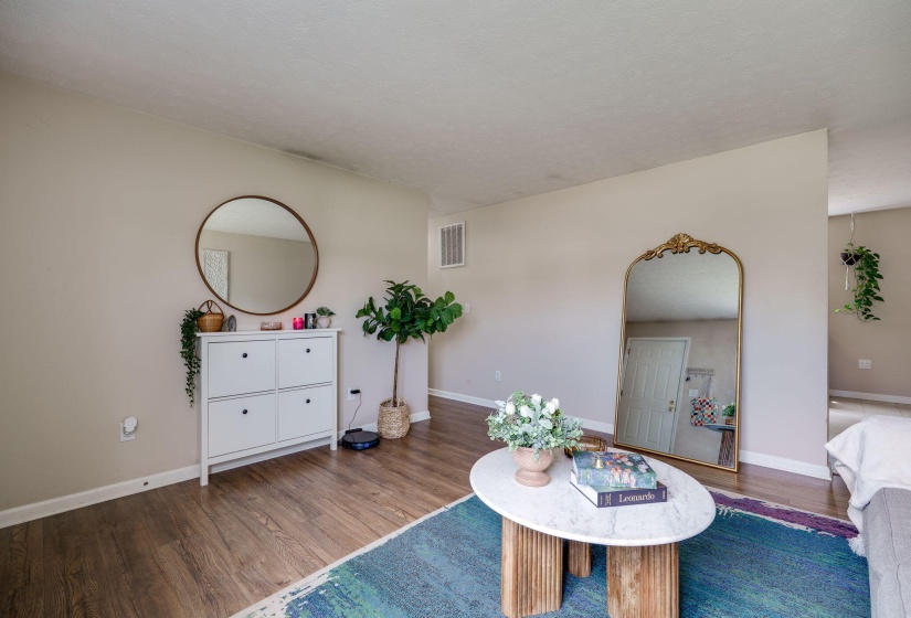 9-web-or-mls-1139-chalet-ave