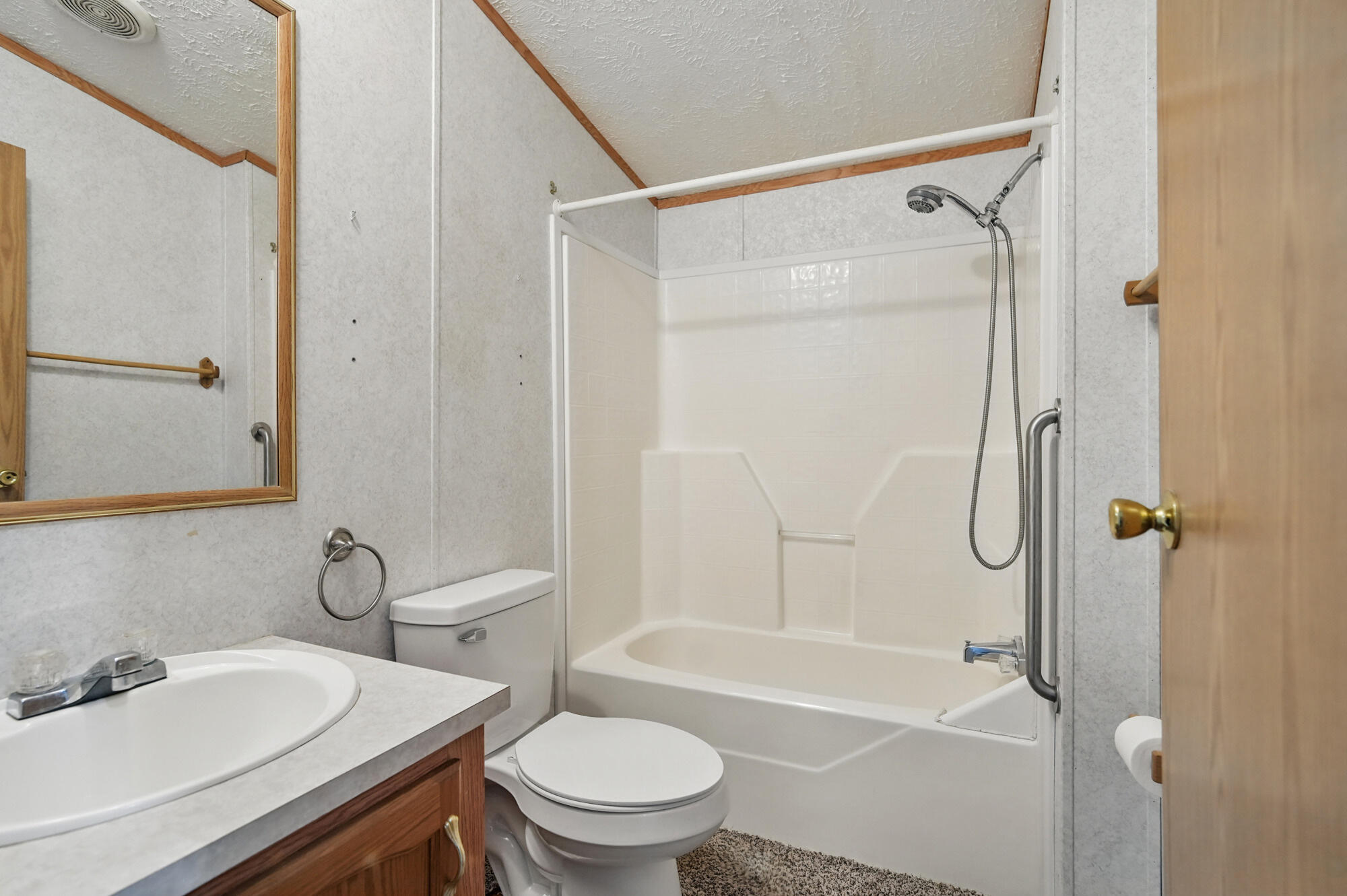 17 Sunset Drive, Springfield, Ohio 45504
