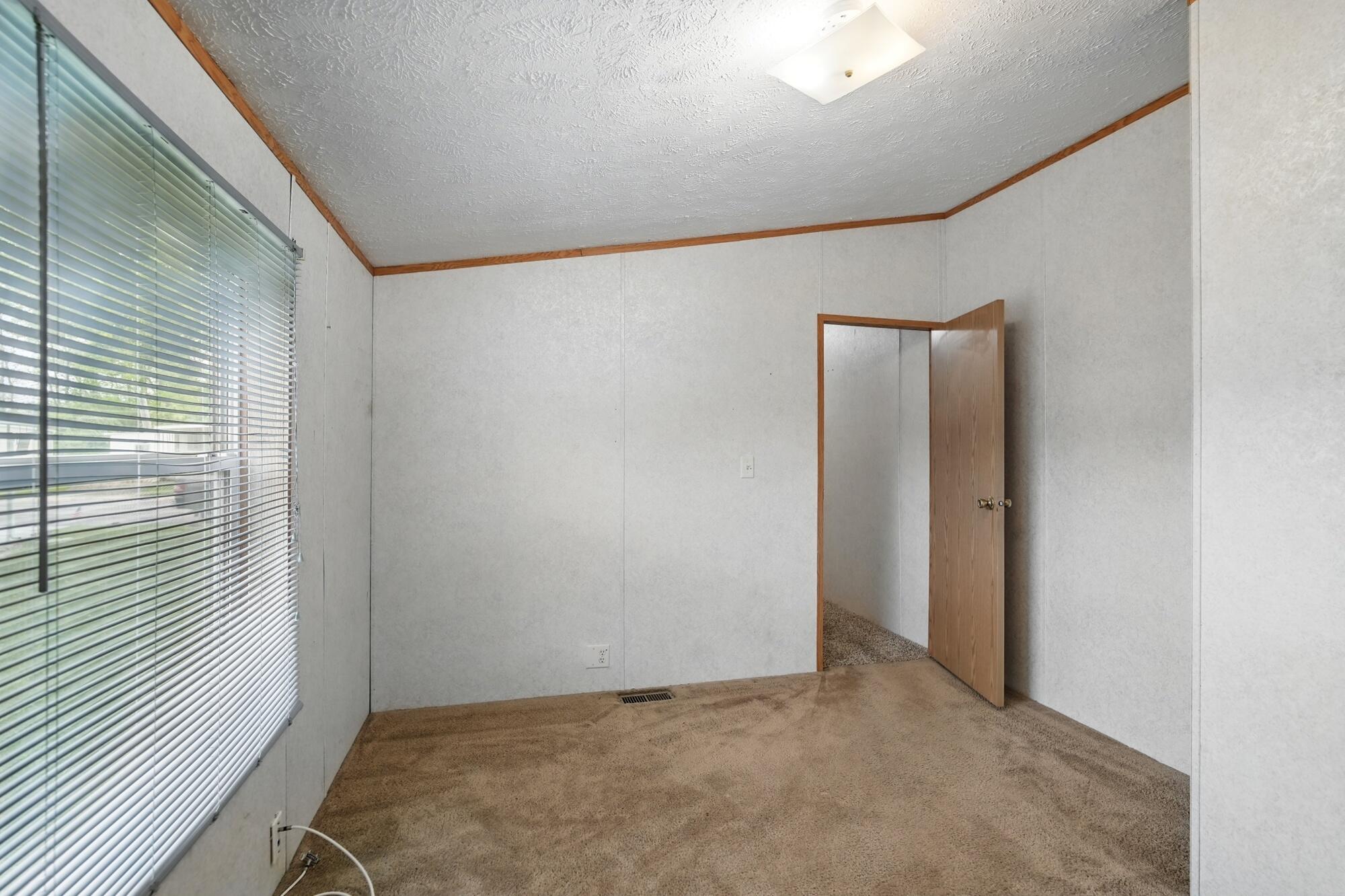 17 Sunset Drive, Springfield, Ohio 45504