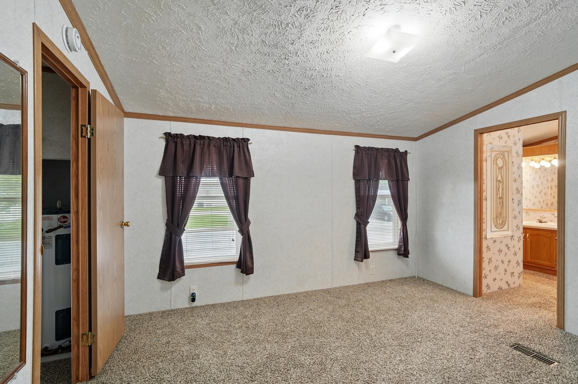 17 Sunset Drive, Springfield, Ohio 45504
