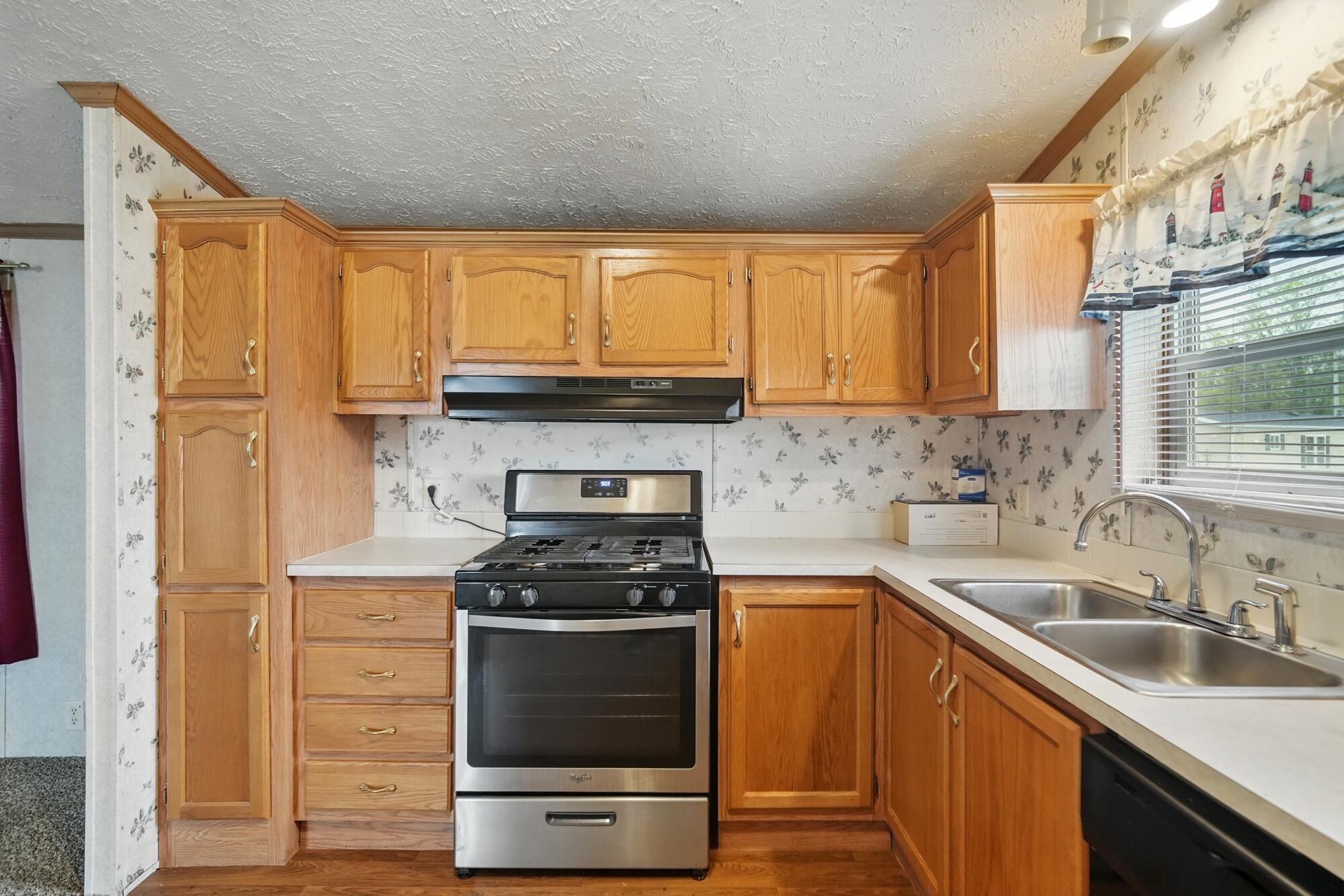 17 Sunset Drive, Springfield, Ohio 45504