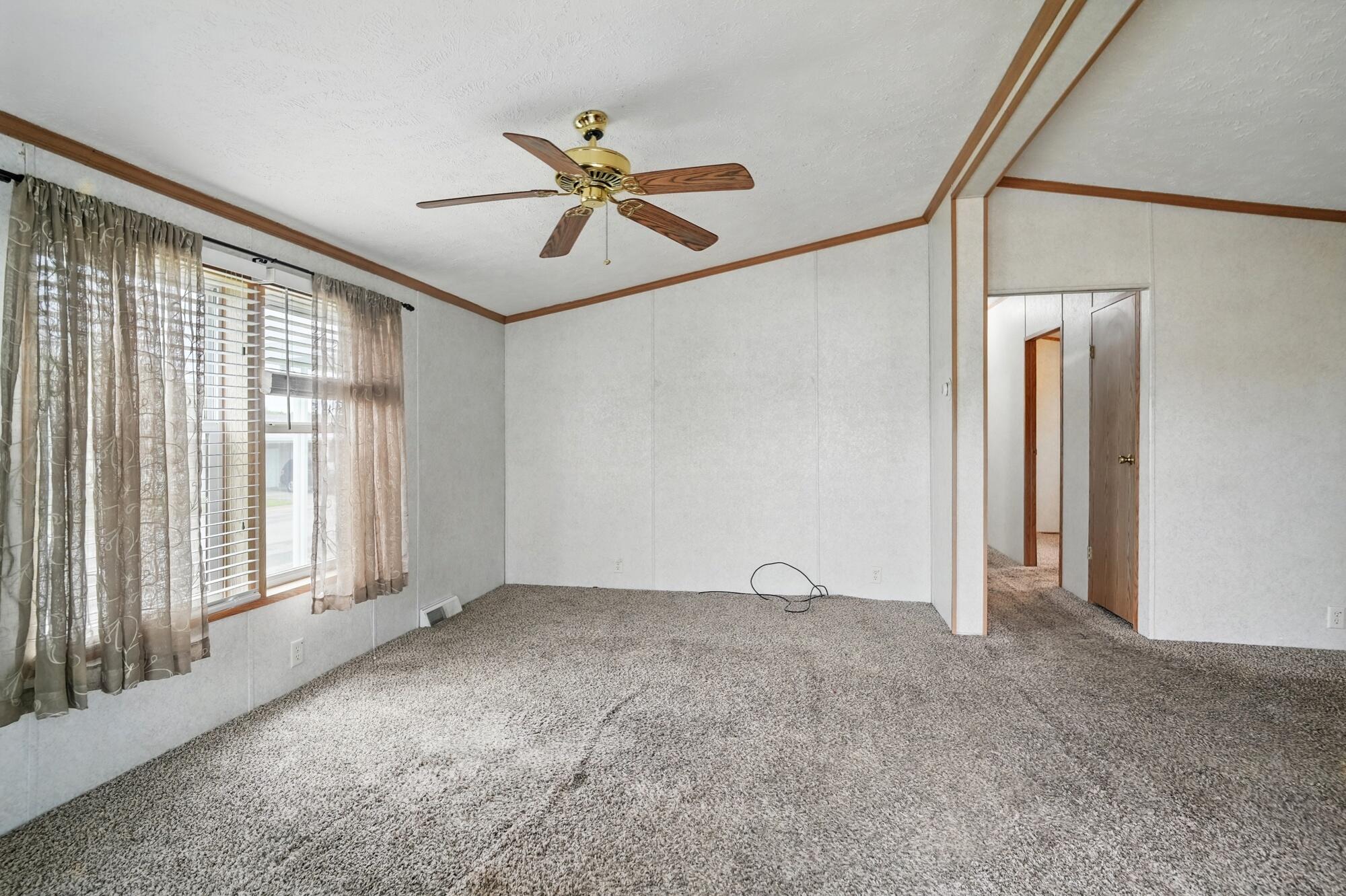 17 Sunset Drive, Springfield, Ohio 45504