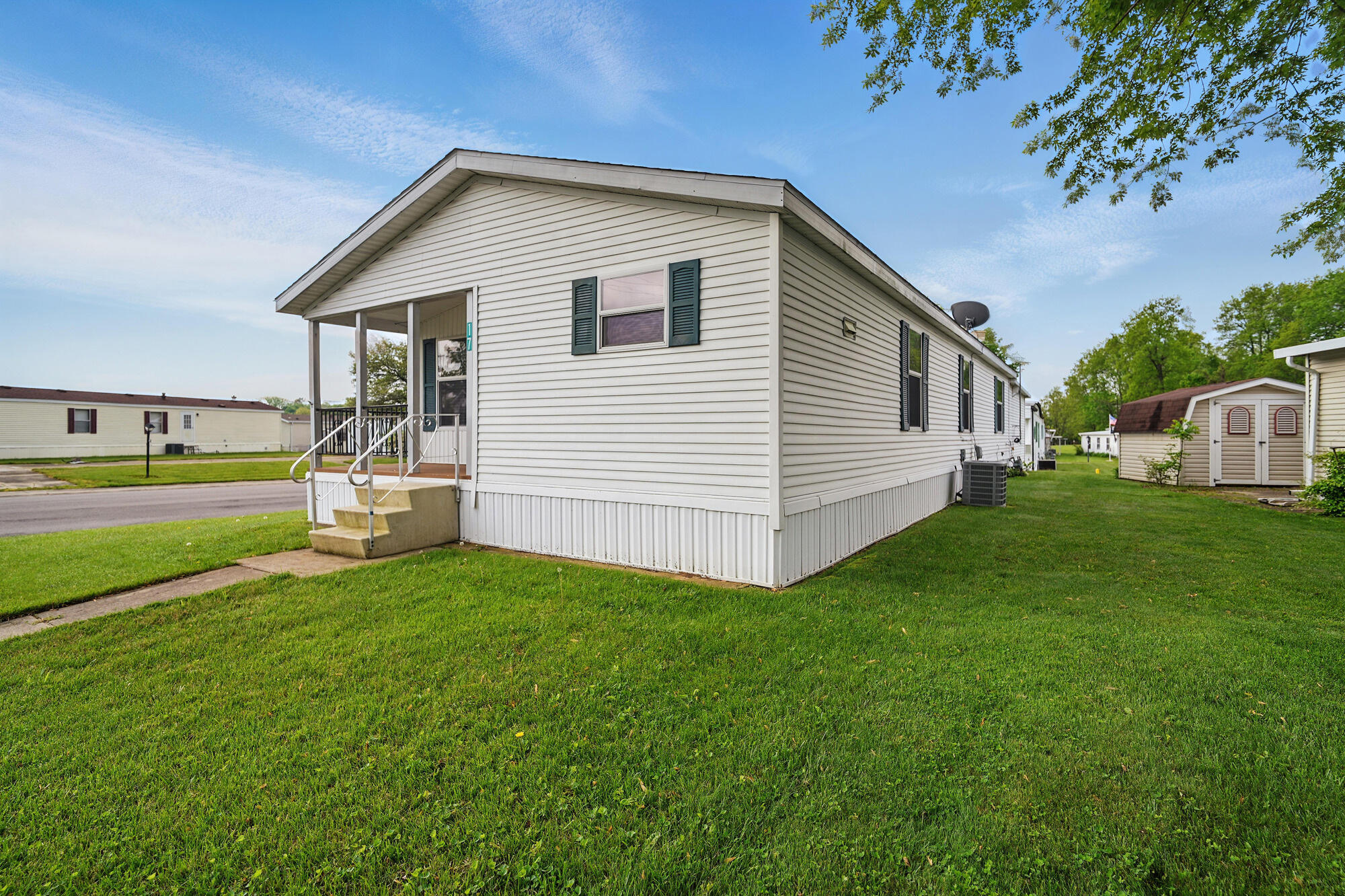 17 Sunset Drive, Springfield, Ohio 45504