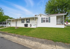17 Sunset Drive, Springfield, Ohio 45504, 3 Bedrooms Bedrooms, ,2 BathroomsBathrooms,Residential,For Sale,Sunset,1038743