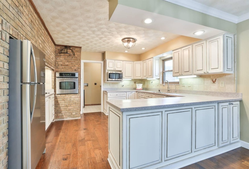 012-Kitchen