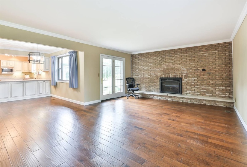 010-Family-Room-2