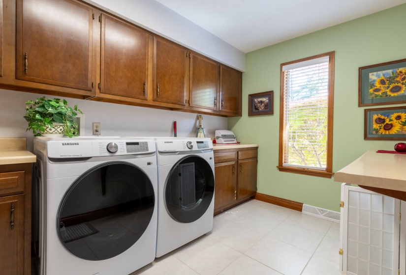 _7R52943-HDR