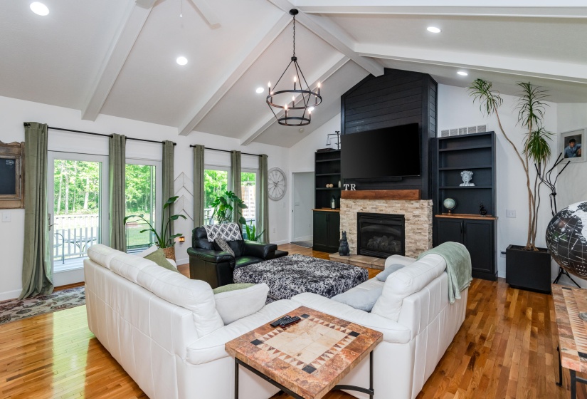 4559 Baker Rd 17
