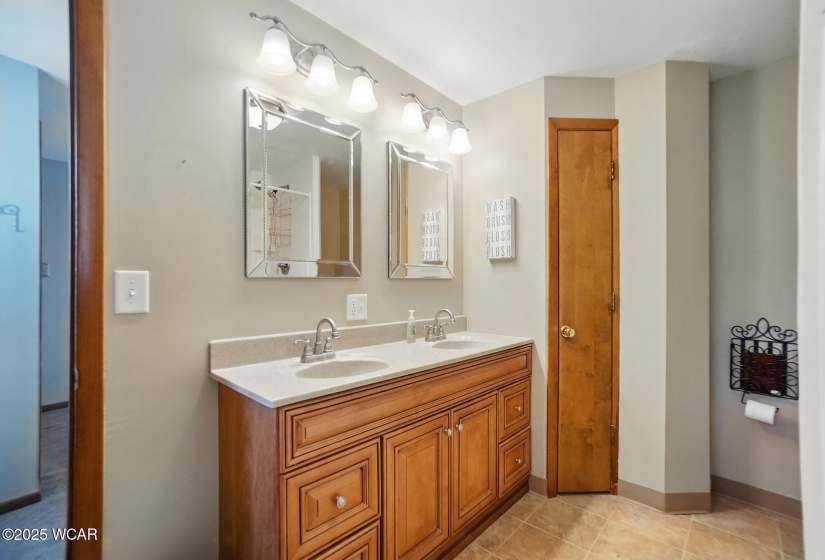 2432 Kunneke Avenue, Lima, Ohio, 3 Bedrooms Bedrooms, ,2 BathroomsBathrooms,Residential,For Sale,Kunneke,306815