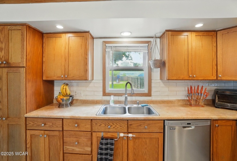 616 Dix Street, Paulding, Ohio, 3 Bedrooms Bedrooms, ,2 BathroomsBathrooms,Residential,For Sale,Dix,307127