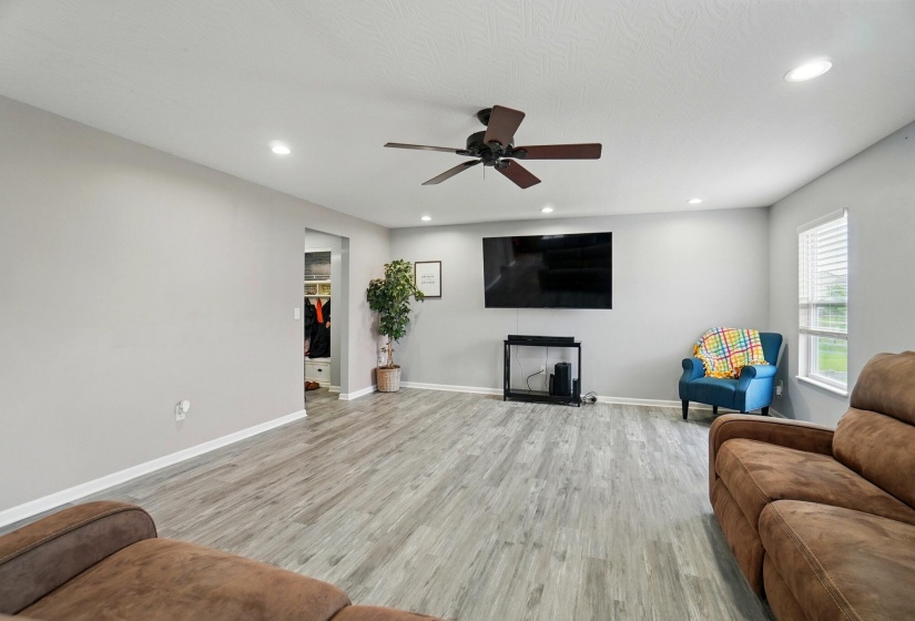 1087 Ayrshire Drive