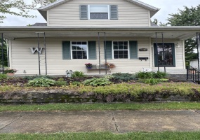 609 Benton Street, Wapakoneta, Ohio 45895, 4 Bedrooms Bedrooms, ,2 BathroomsBathrooms,Residential,For Sale,Benton,1038819