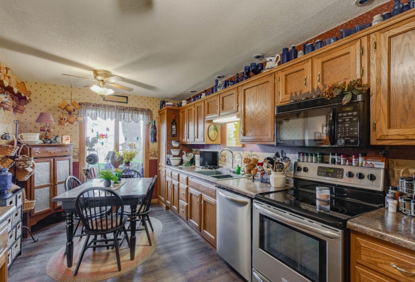 13-web-or-mls-2025 05 20 - 3445RockfordW