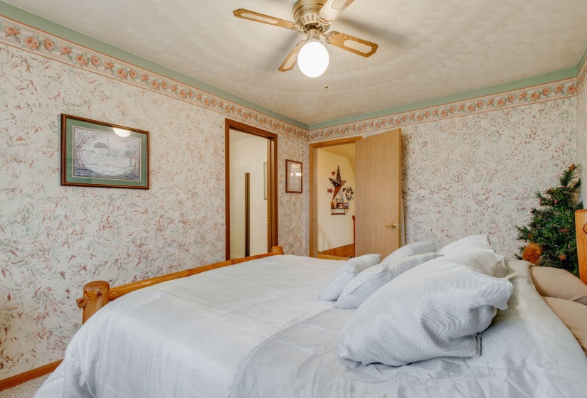 29-web-or-mls-2025 05 20 - 3445RockfordW